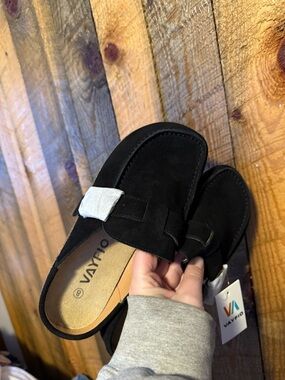 Vayfro Black Suede Slip-On Loafers for Women